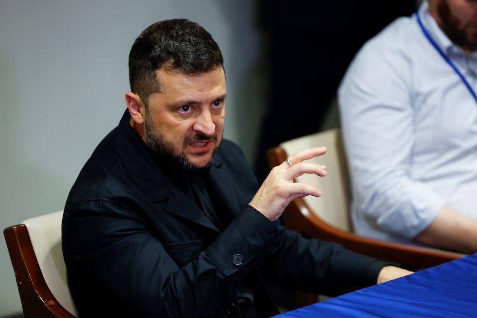 زيلينسكي: الوضع في محطة زابوريجيا النووية خطير للغاية