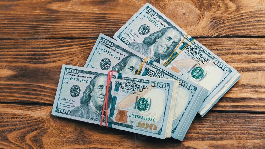 ارتفاع أسعار الصرف في بغداد.. 142000 دينار لكل 100 دولار