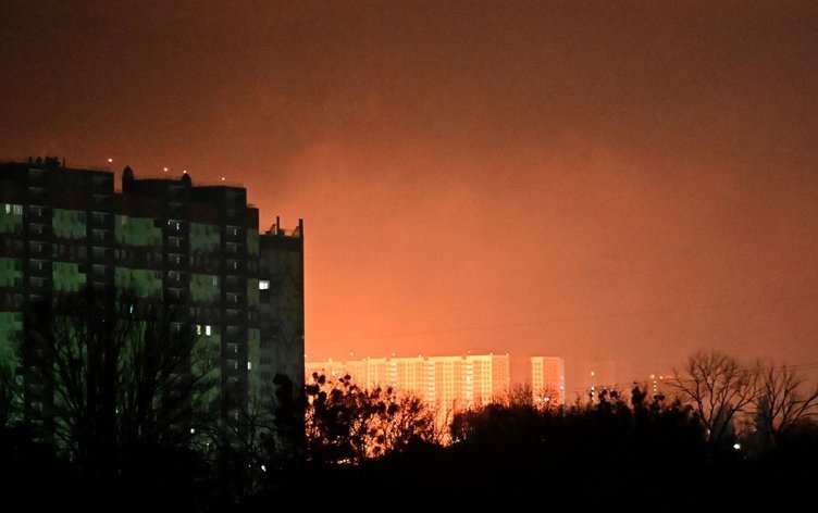 روسيا وأوكرانيا تتبادلان هجمات ليلية بمئات المسيّرات