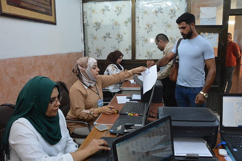 مرصد اقتصادي يرفض مقترح إجازة الموظف الطويلة ويحذر من أعباء مالية على الموازنة