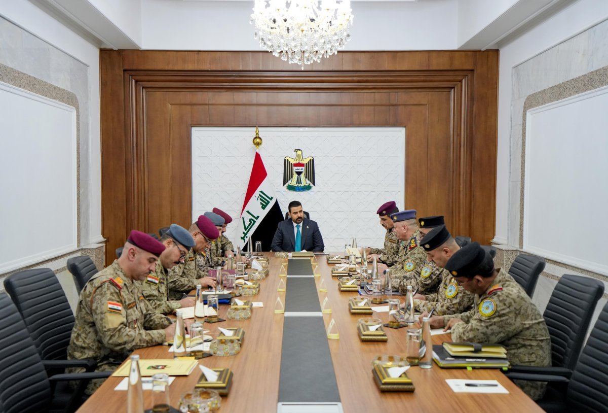 الزيدي يترأس اجتماعاً لقيادة الدفاع الجوي لبحث تطوير قدراتها وحماية الأجواء العراقية
